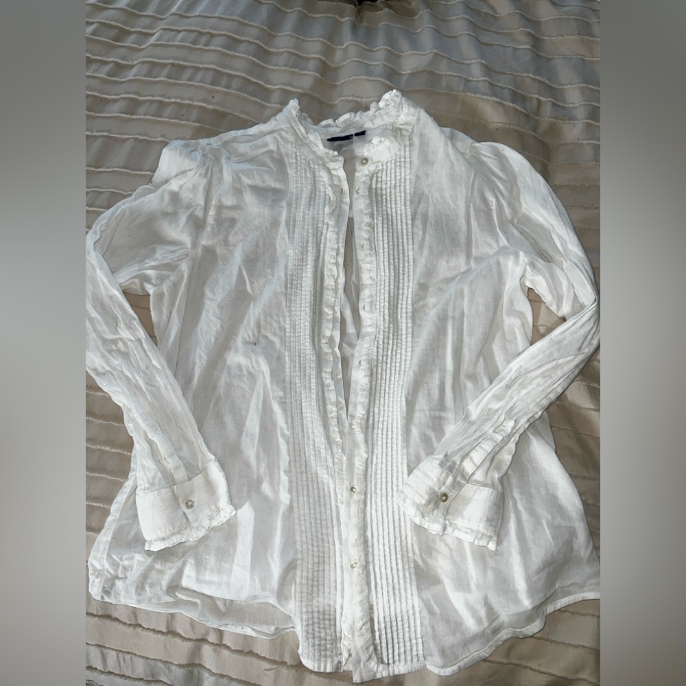 🤍Gap White Ruffle Button-Up Blouse🤍